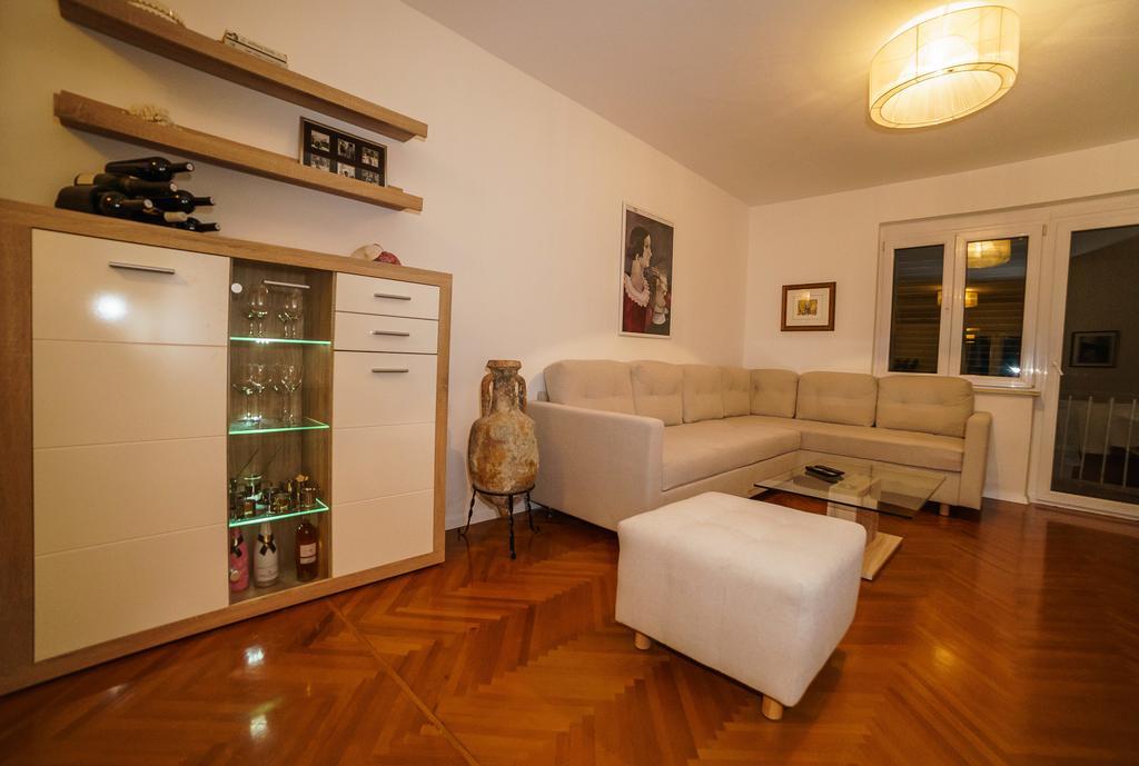 Alithia Apartment *