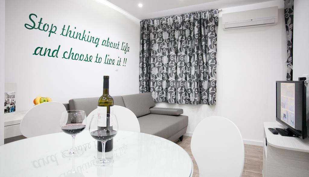 Apartment 4 You In *