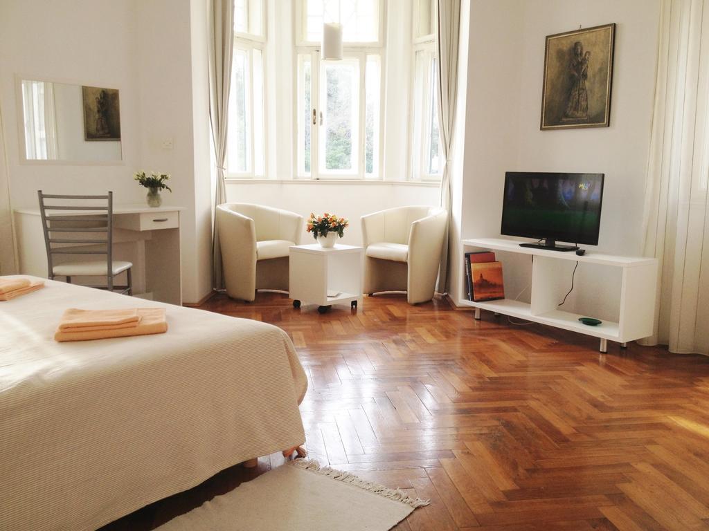 Apartment Sonata