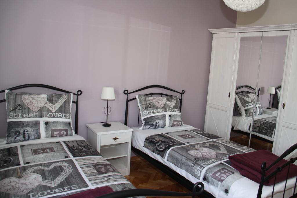 Carmela Apartment