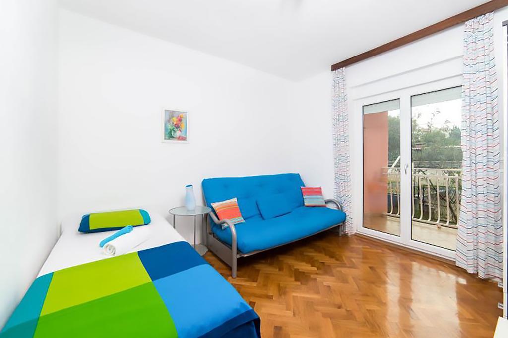 Poolside Paradise - A Hidden Gem In Split Apartamento