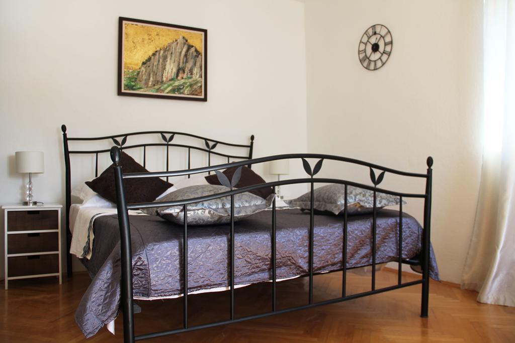 Spiro Apartment *