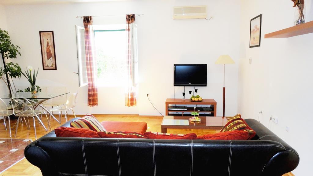 Luxurious Djuran