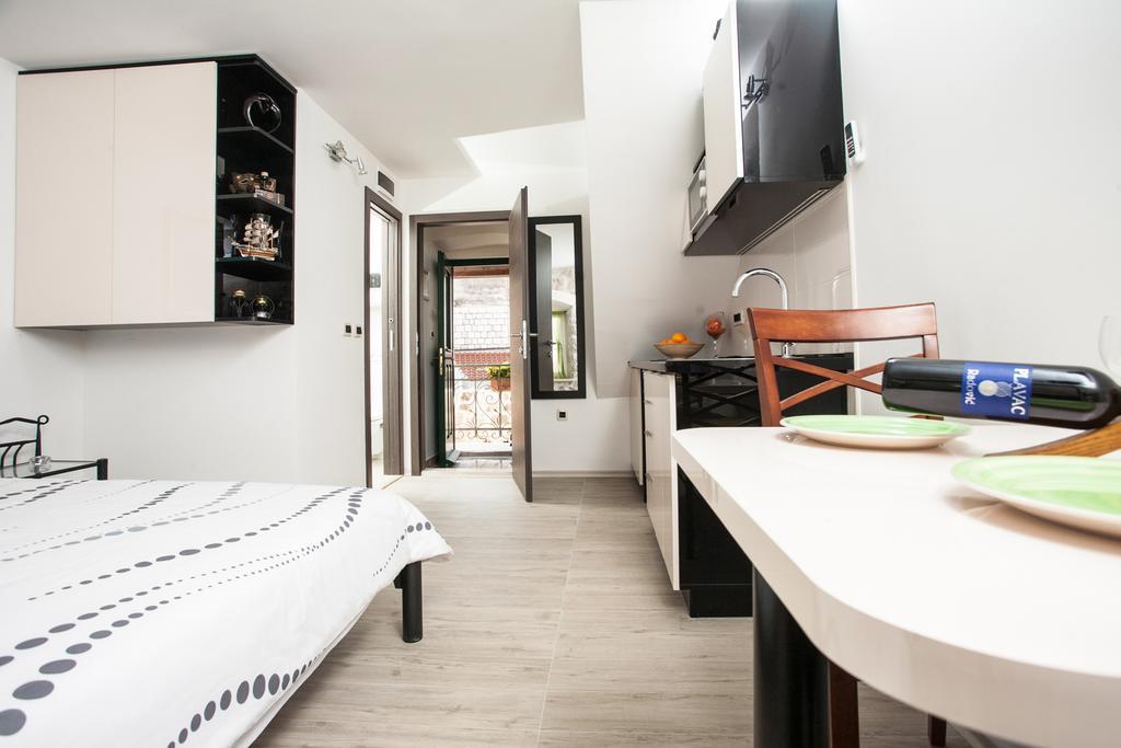 Apartment Apartments & Room Kartolina *