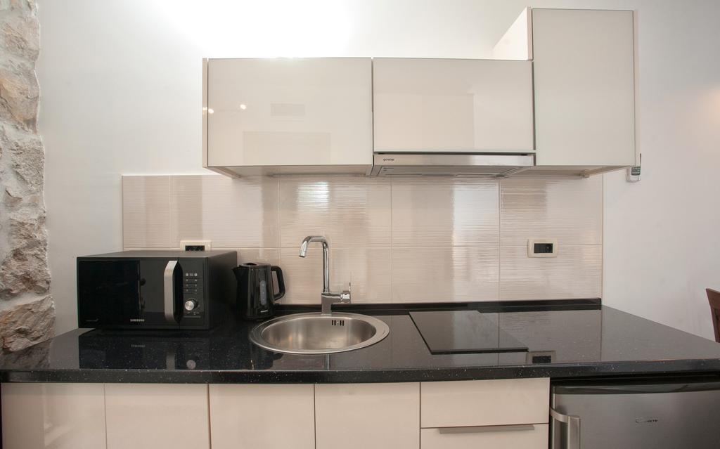 Apartment Apartments & Room Kartolina