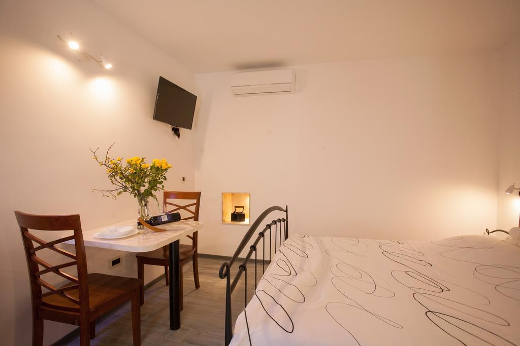 Apartment Apartments & Room Kartolina Split