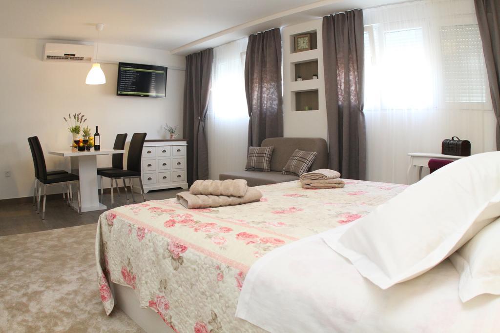 Apartment Studio Mirakul