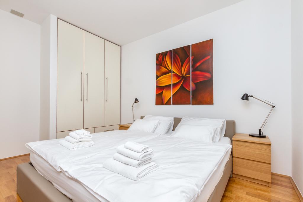 Apartment Nest Apartment Split