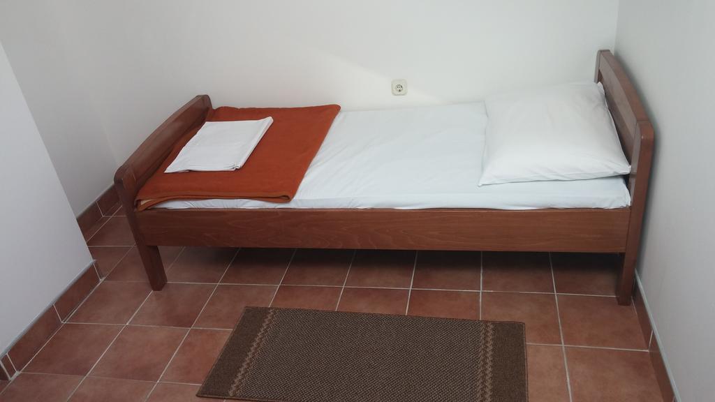 Hostel Vila Mikica