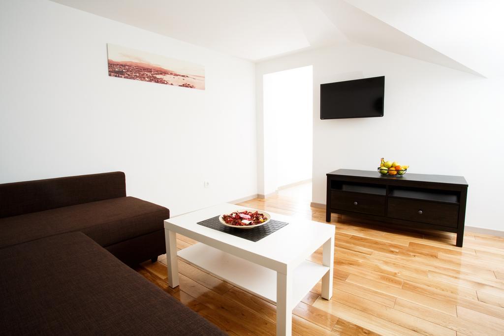 Neva Old Town Apartman *