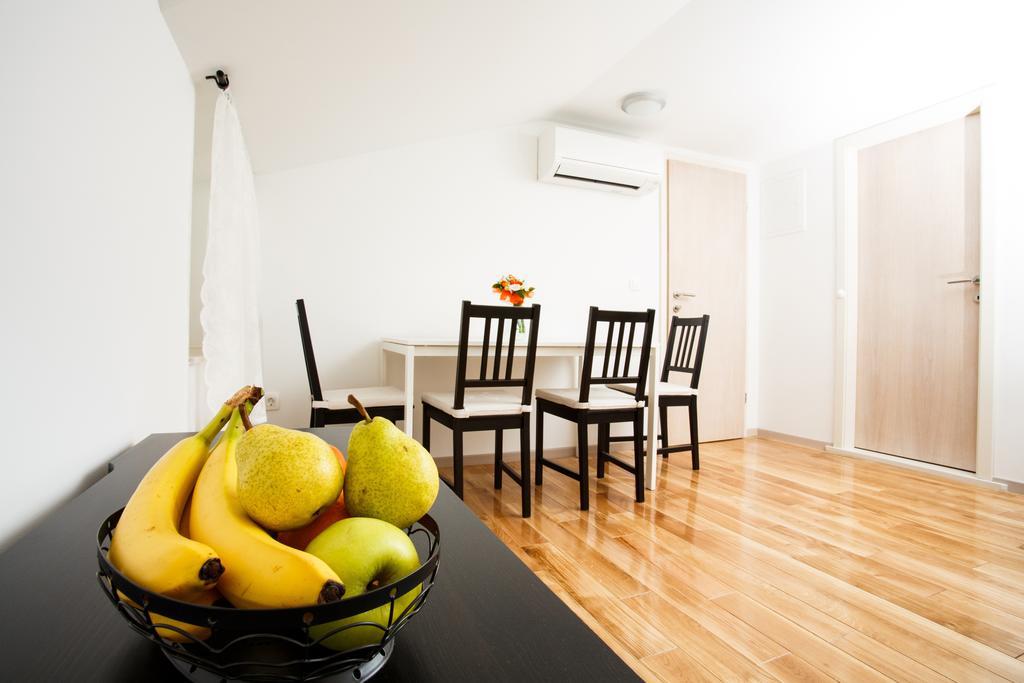 Neva Old Town Apartman *