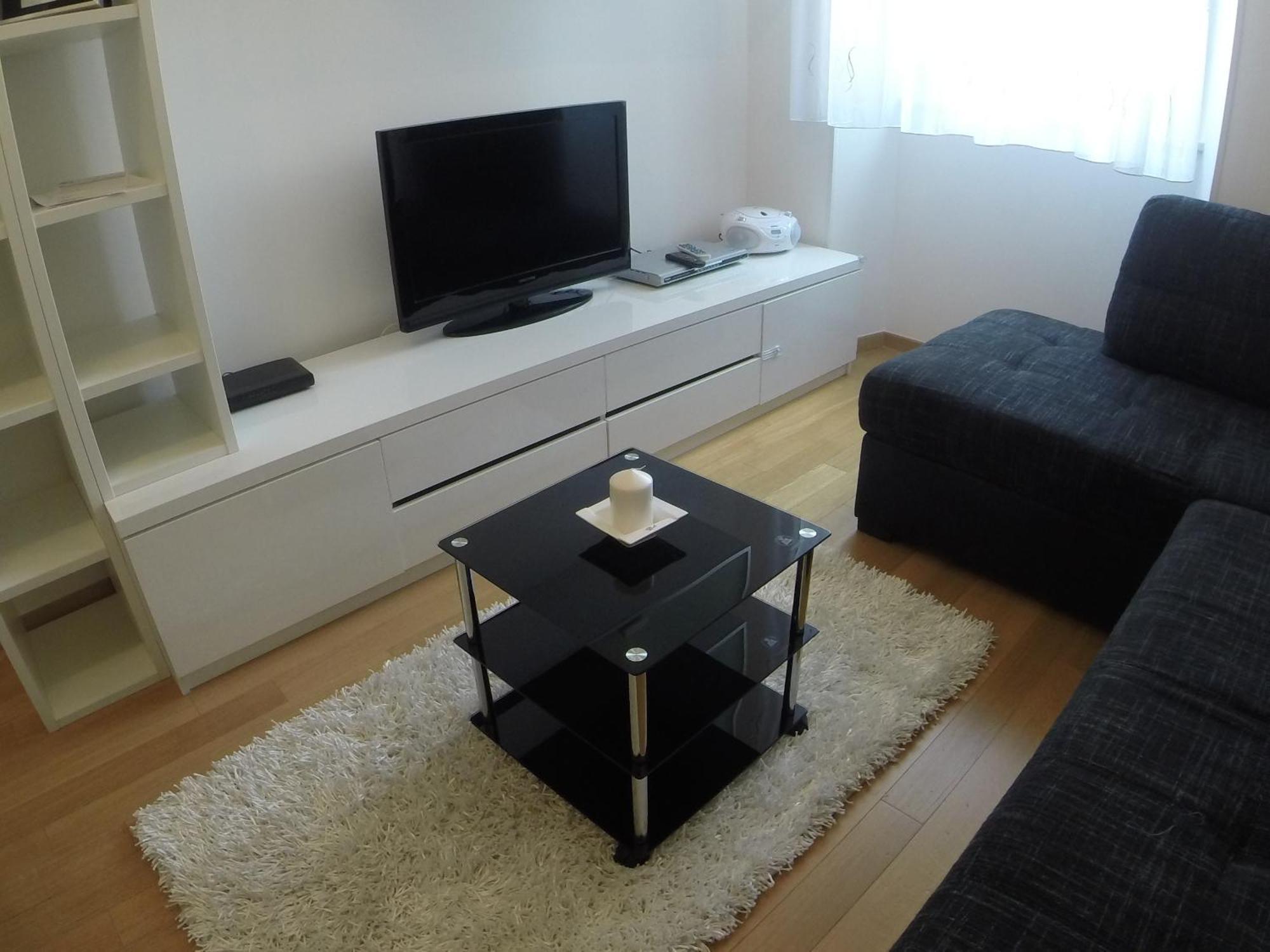 Promenade Apartment *