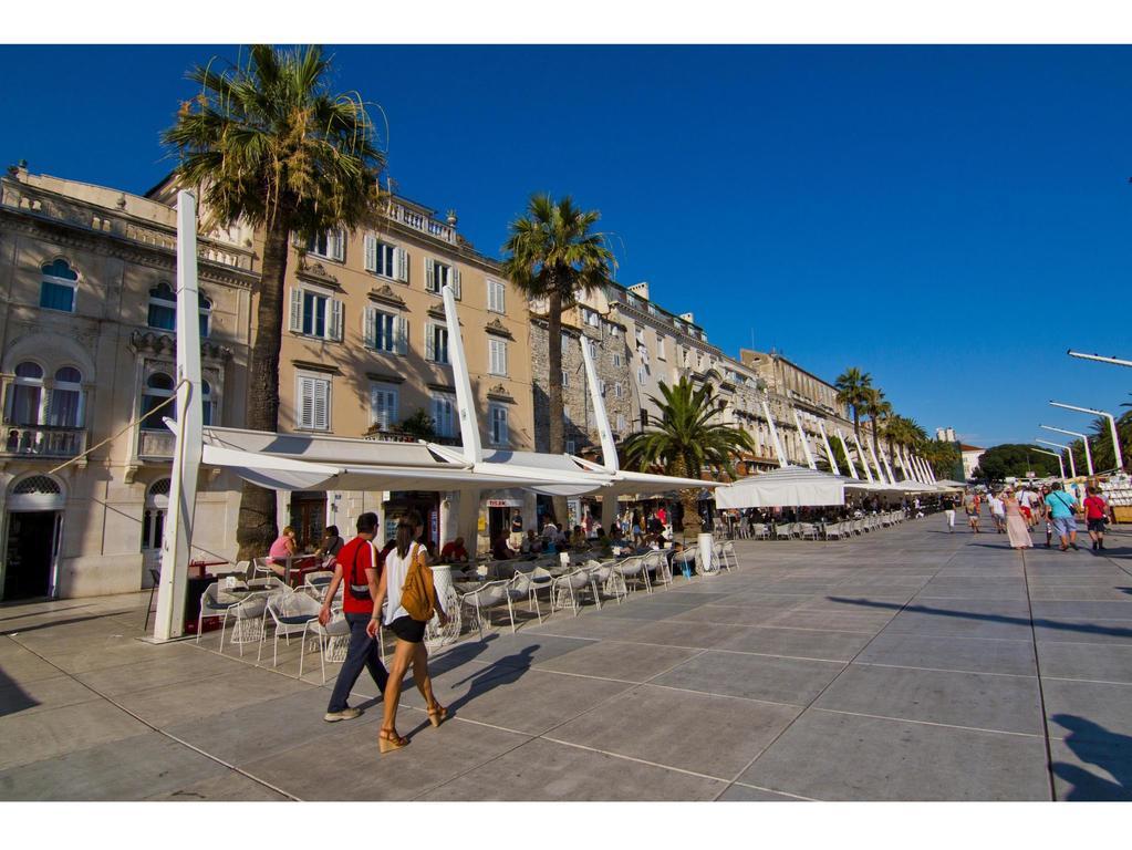Amabile * Split