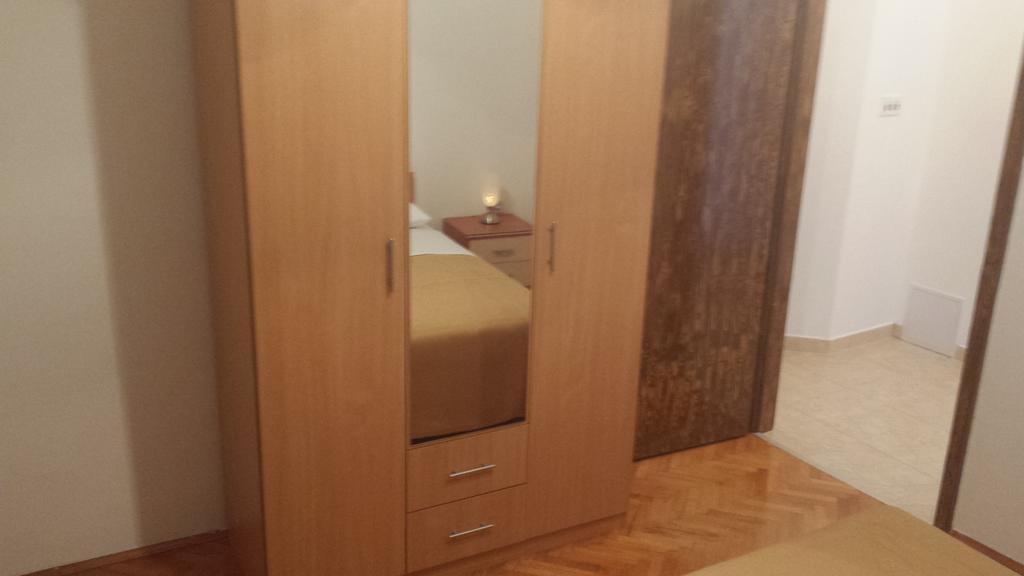 Gevera Apartment Split