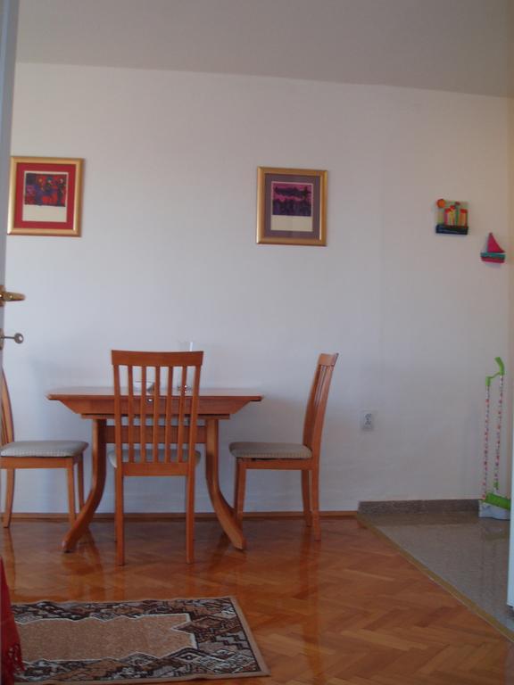 Vana Apartment *