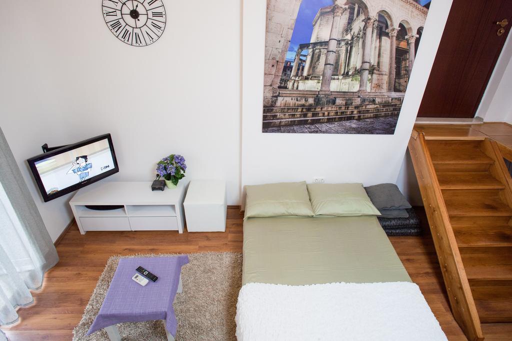 Dora Apartment *