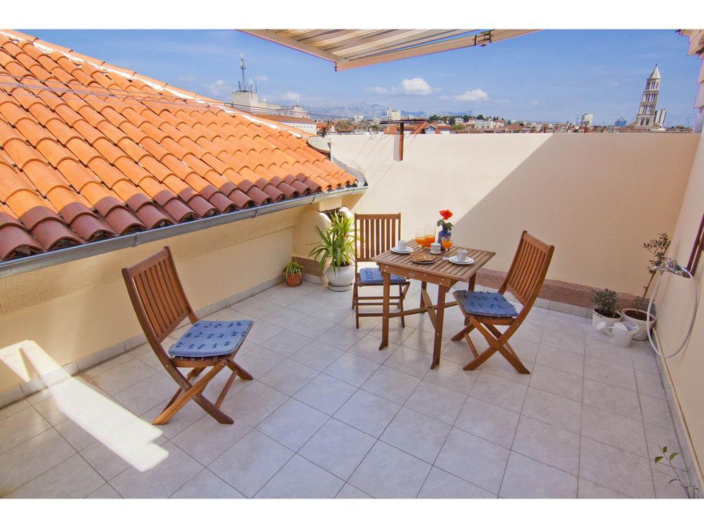 Lux Marmont Terace 2 *