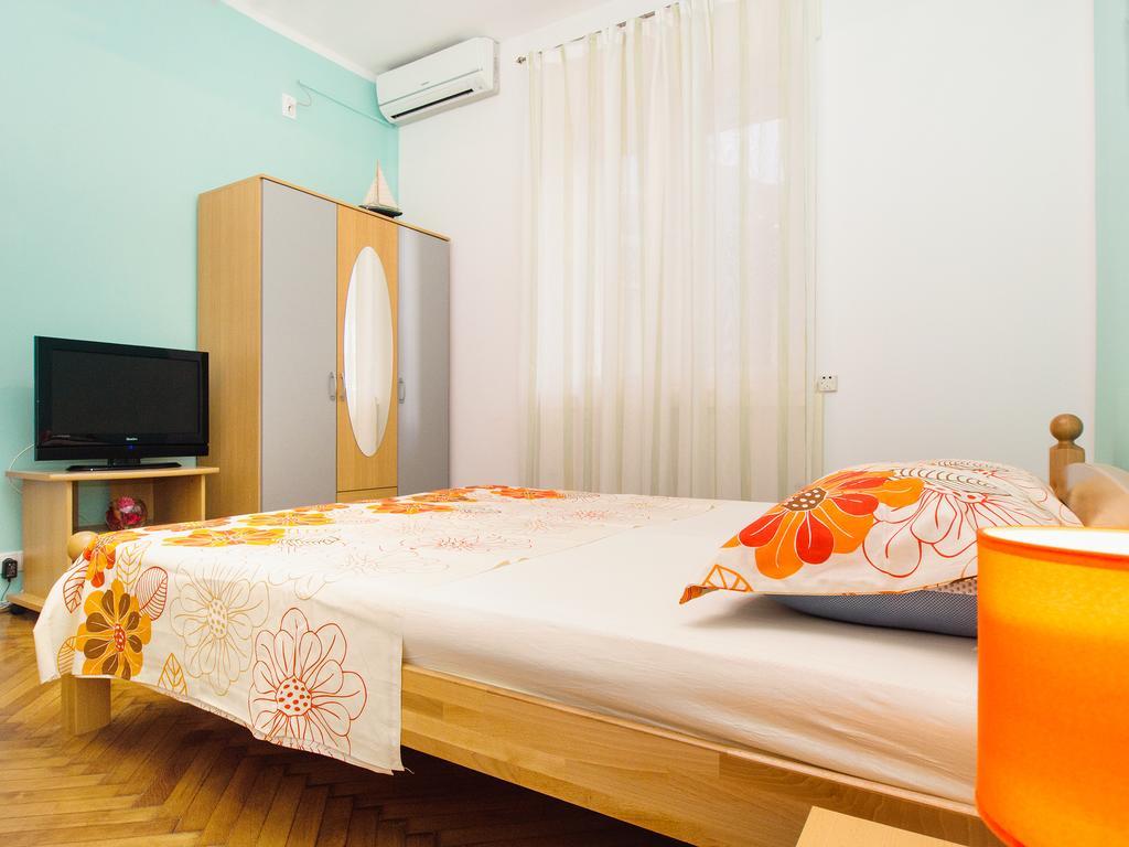 Apartment Mirela *
