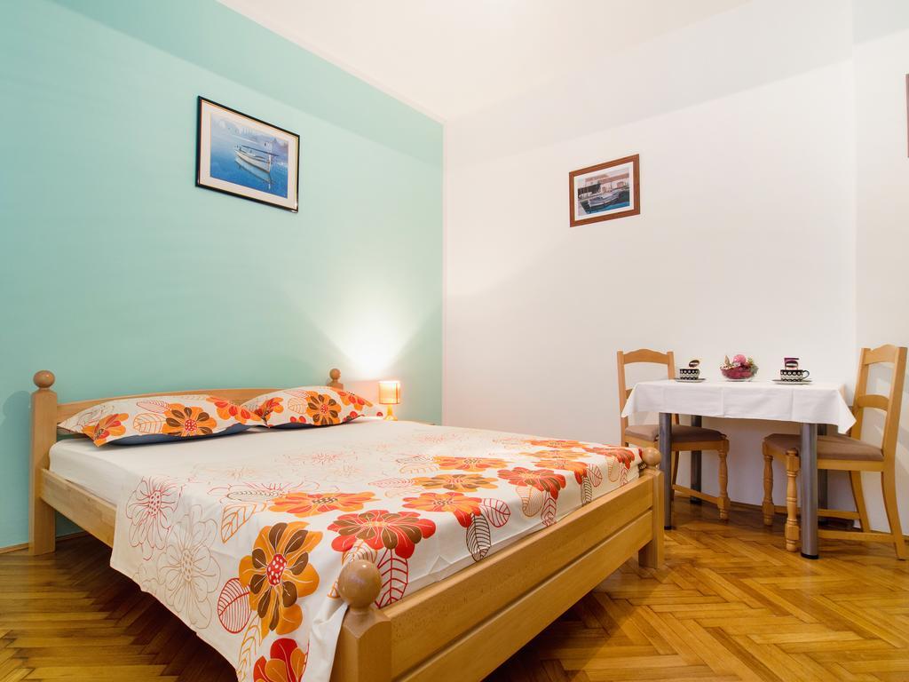 Apartment Apartment Mirela Split