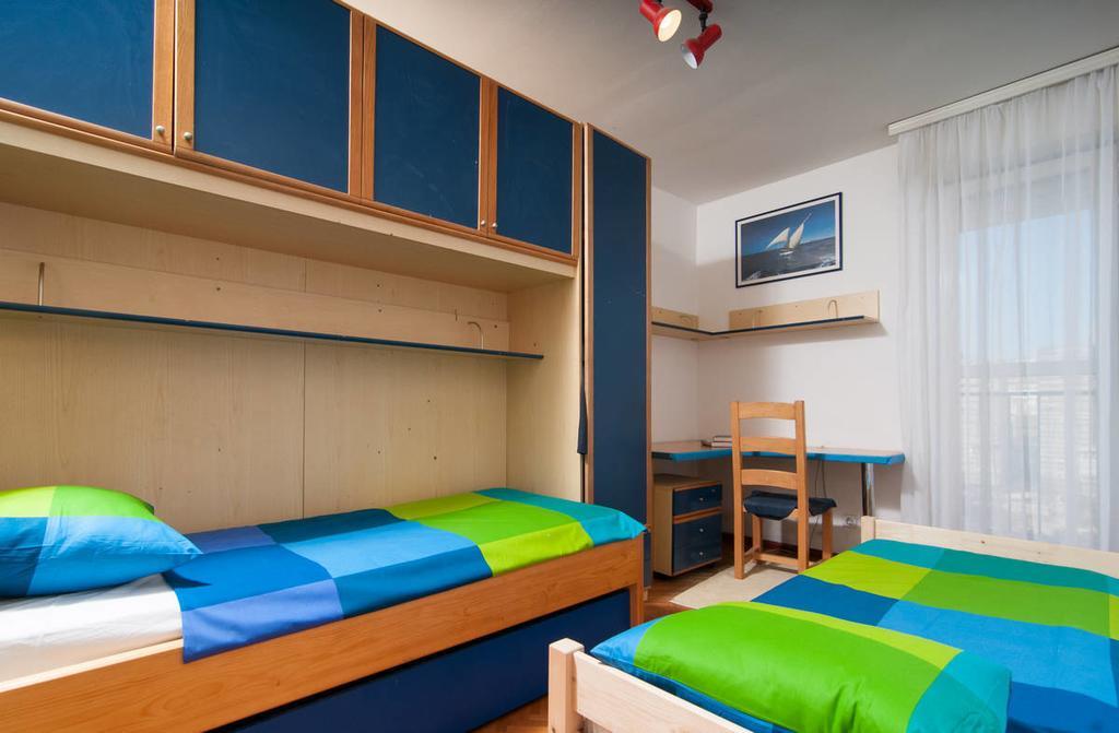 Definis Apartment Split