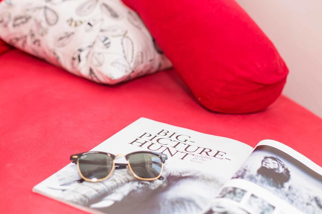 Red Valentino Apartment Split