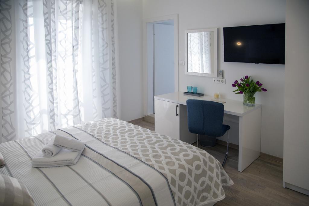Luxury Skystar-split krevet i doručak 4*