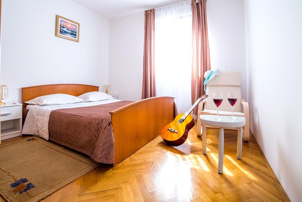Shell Apartment