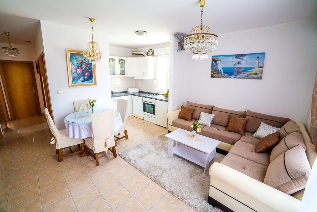 Shell Apartment Split