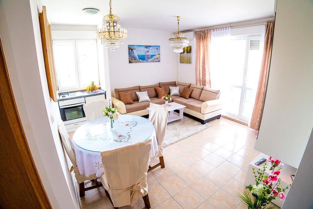 Shell Apartment Split