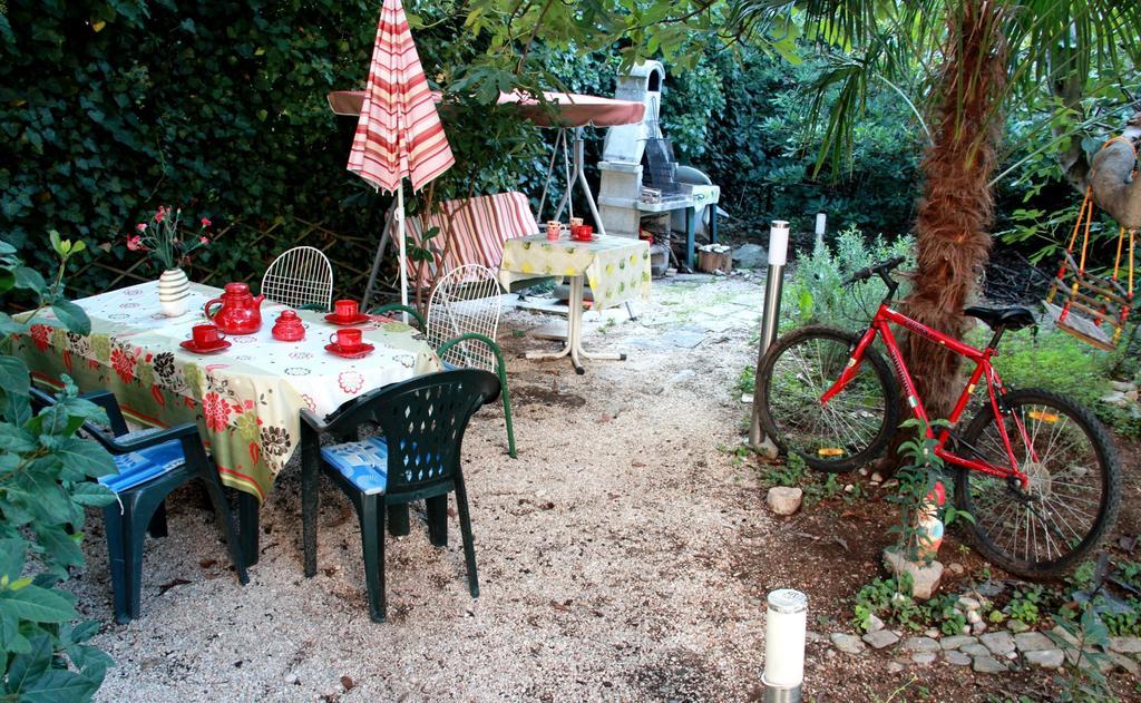 Guest House With Garden - Zuvan