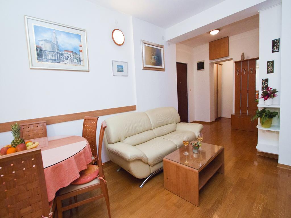 Klarina Apartment *