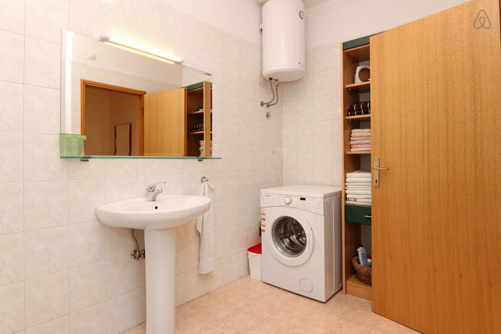 Happy Day Apartment *