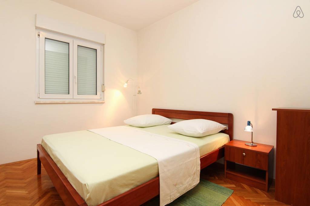 Happy Day Apartment *
