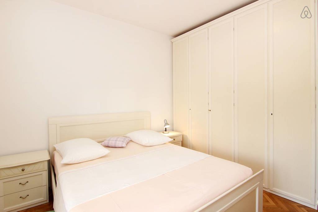 Apartment Happy Day