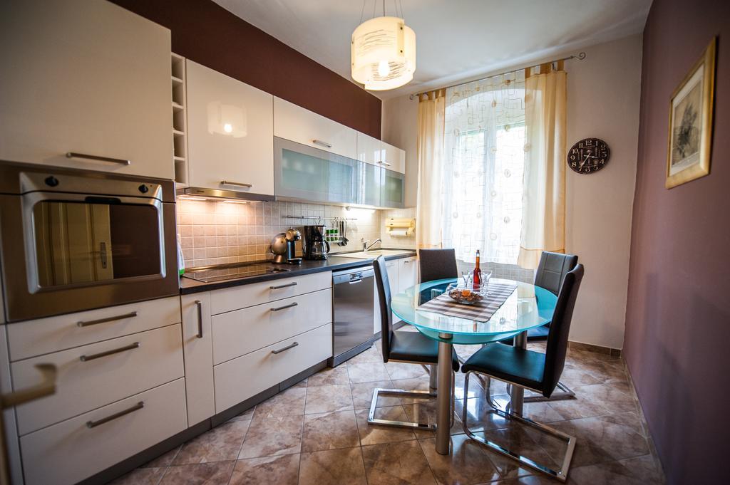 Apartment Downtown Nora Split