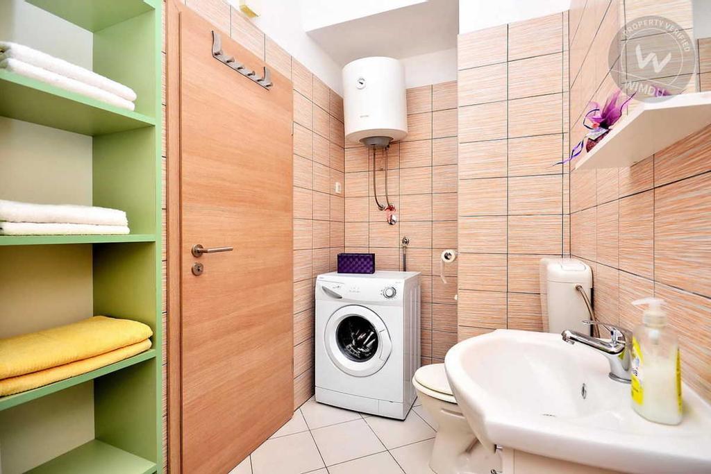 Apartment Roko *