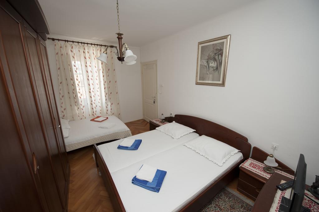 Katunaric Apartment *