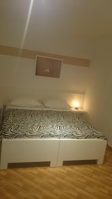 Leona Apartment Split