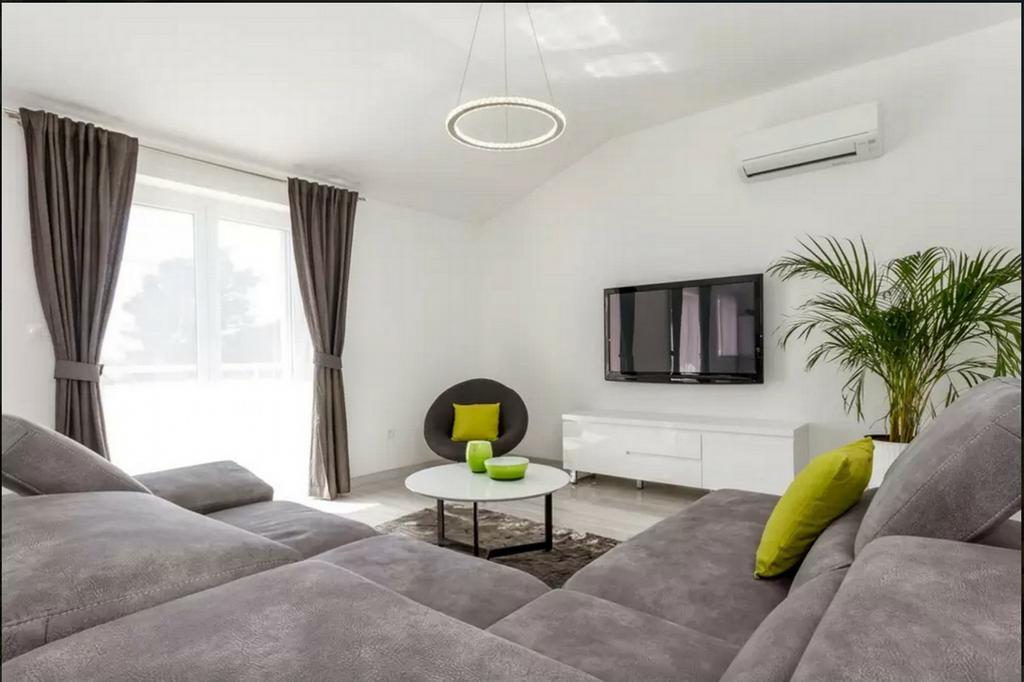Apartments Stobrec *
