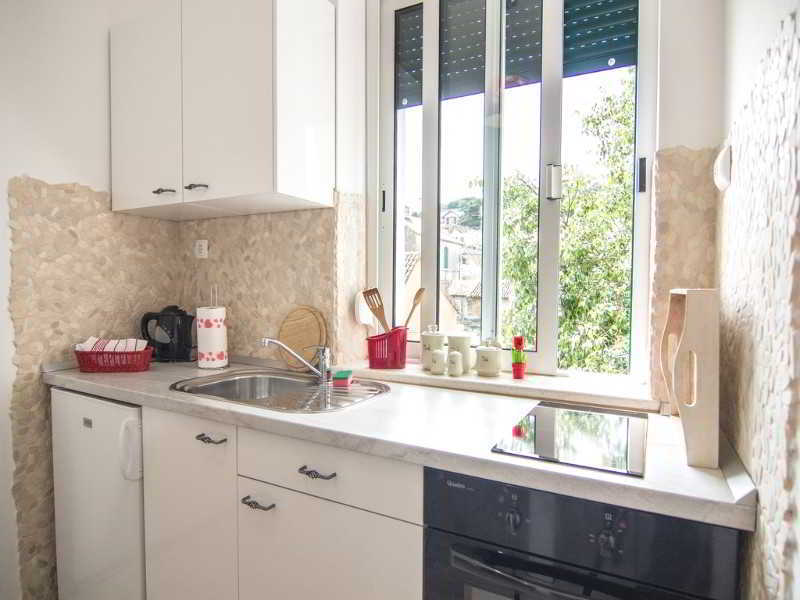Sanda Apartment Split