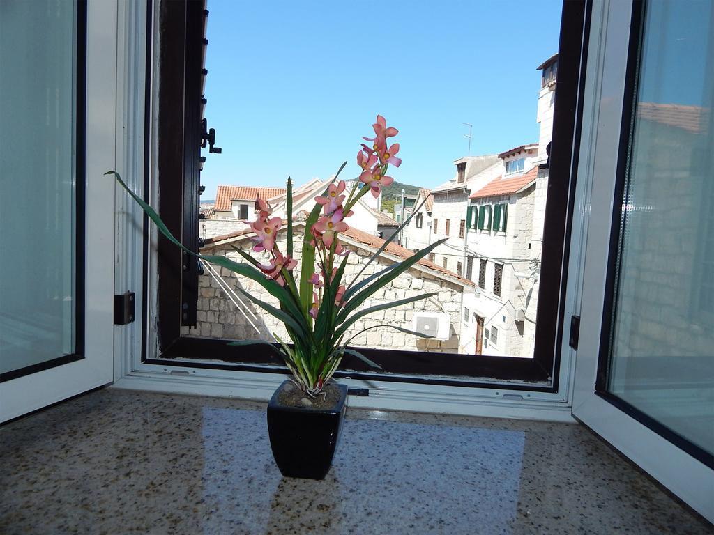 Apartment Center