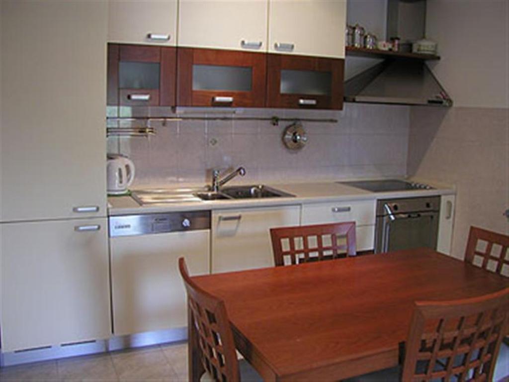 Happy Day Apartment