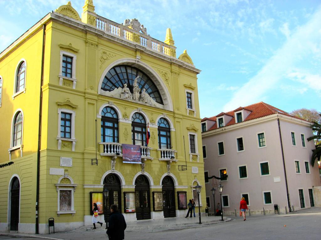 Center *