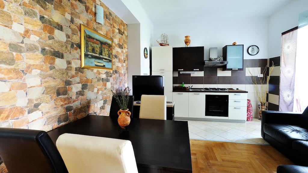 Maric Apartment Split
