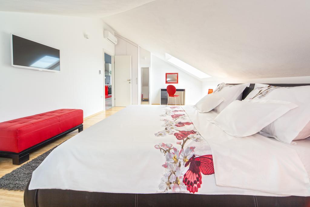 Luxury Apartments Klara Bed & Breakfast 5*