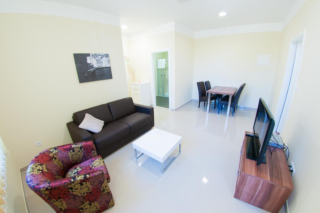 Apartments Villa Pjer