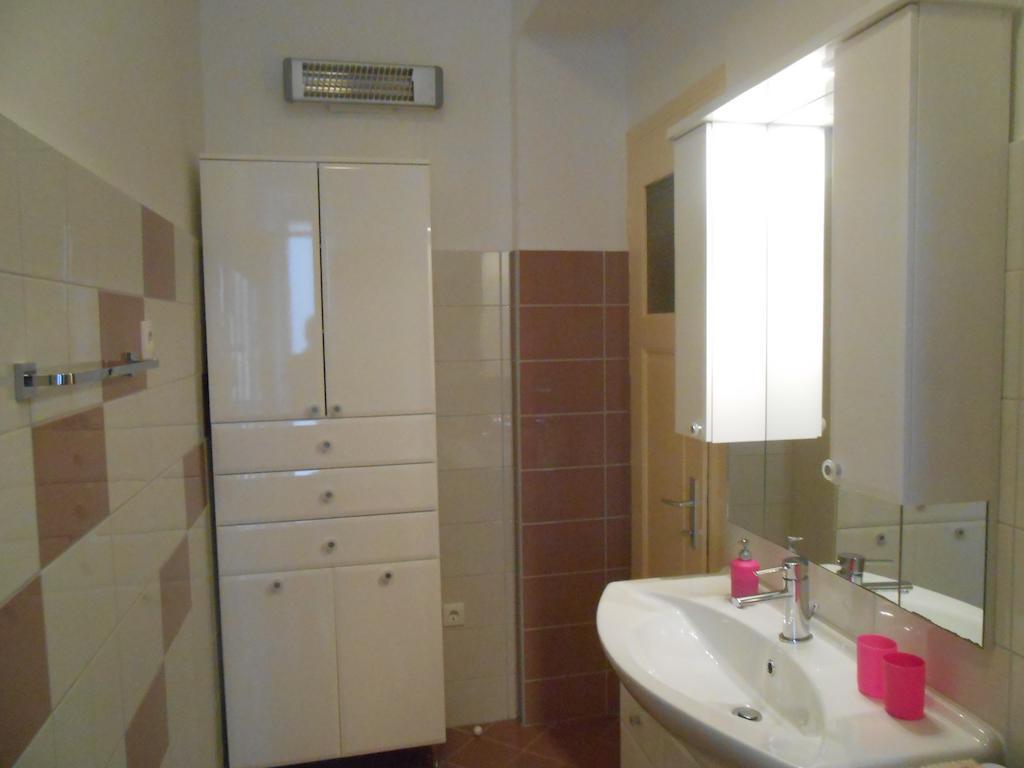 Apartment Downtown Nora Split