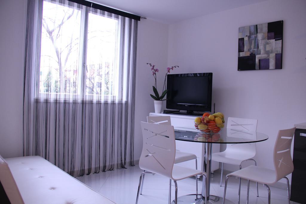 Apartment Mladena Split