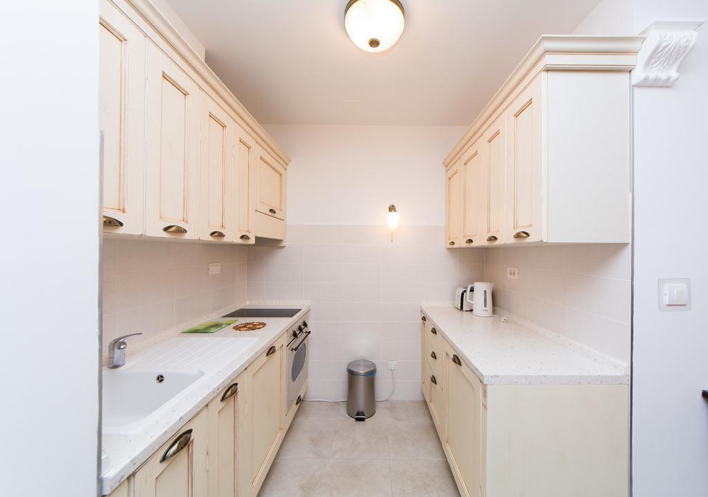 Apartment Old Town Three Bedroom Apartment Asti Mande 1 Split