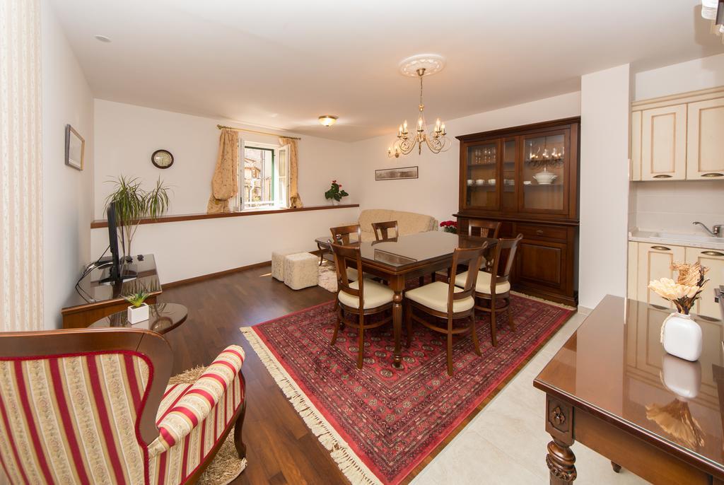Old Town Three Bedroom Apartment Asti Mande 1